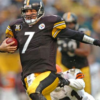 Ben escapes the Browns defense in 2007.
